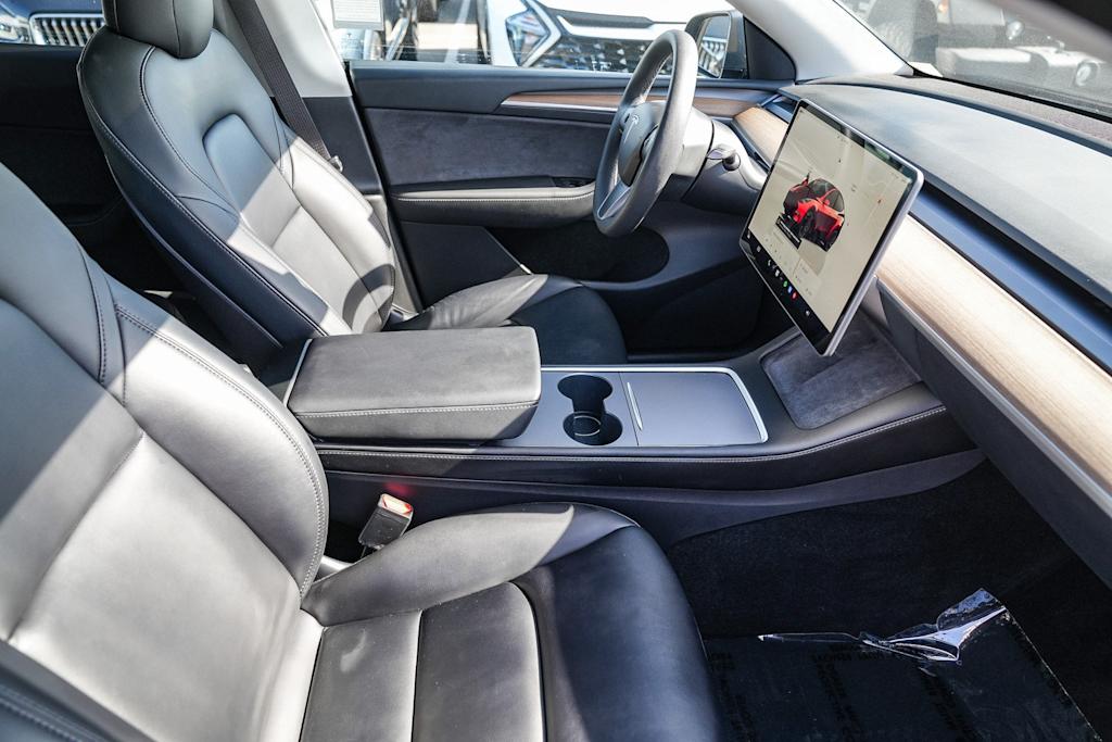 Thumbnail: 2022 Tesla Model Y - 9