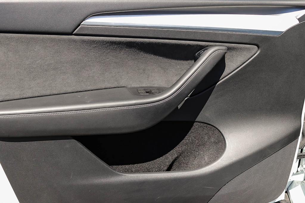 Thumbnail: 2023 Tesla Model Y - 21
