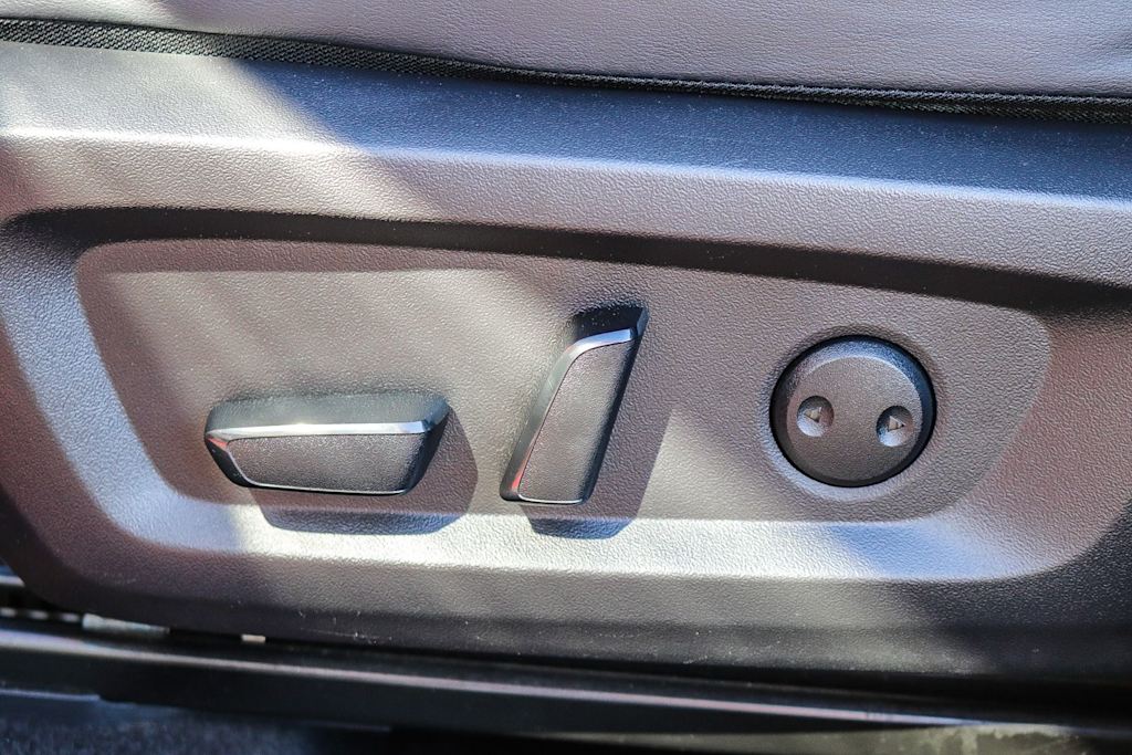 Thumbnail: 2024 Mitsubishi Outlander - 27