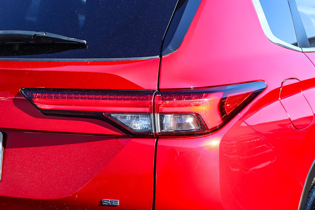 Thumbnail: 2024 Mitsubishi Outlander - 20