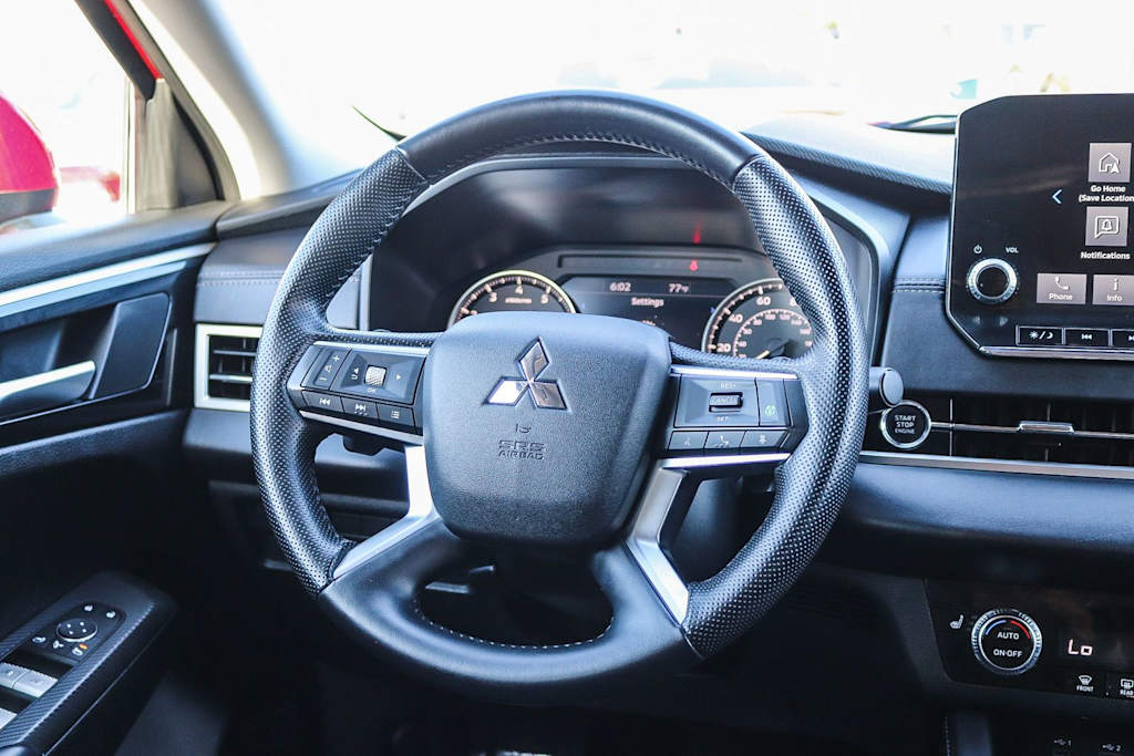 Thumbnail: 2024 Mitsubishi Outlander - 9