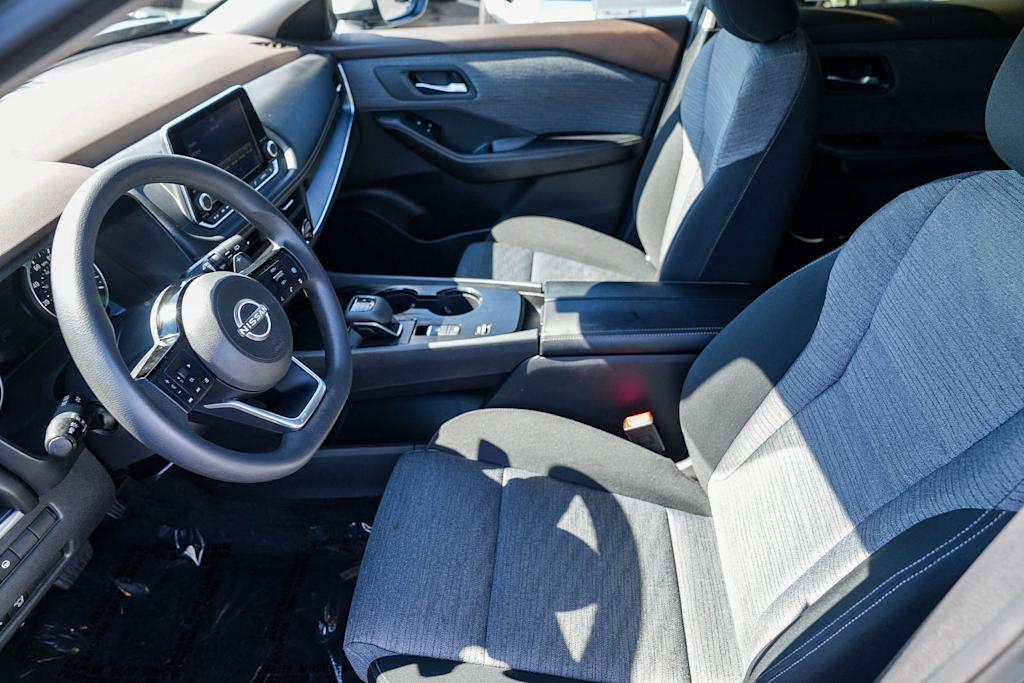 Thumbnail: 2023 Nissan Rogue - 10