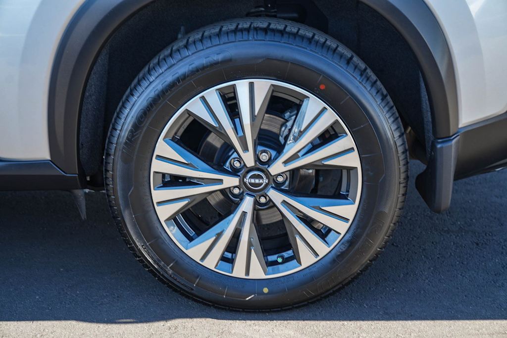 Thumbnail: 2023 Nissan Rogue - 22