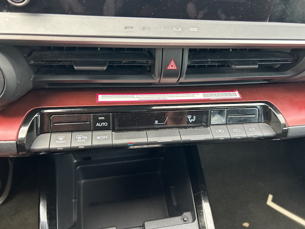 Thumbnail: 2024 Toyota Prius Prime - 32