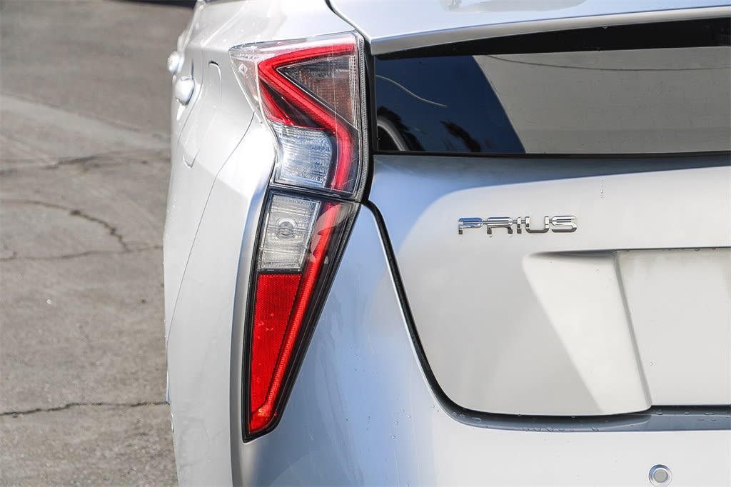 2017 Toyota Prius Three Touring 20