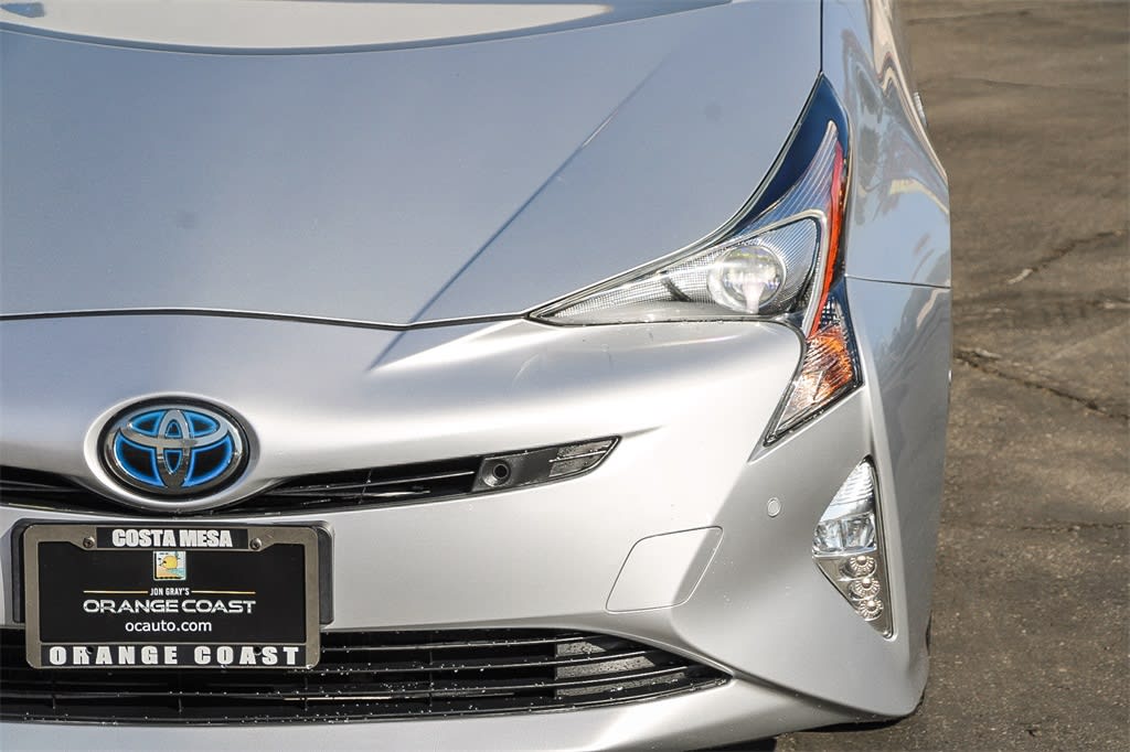 2017 Toyota Prius Three Touring 18