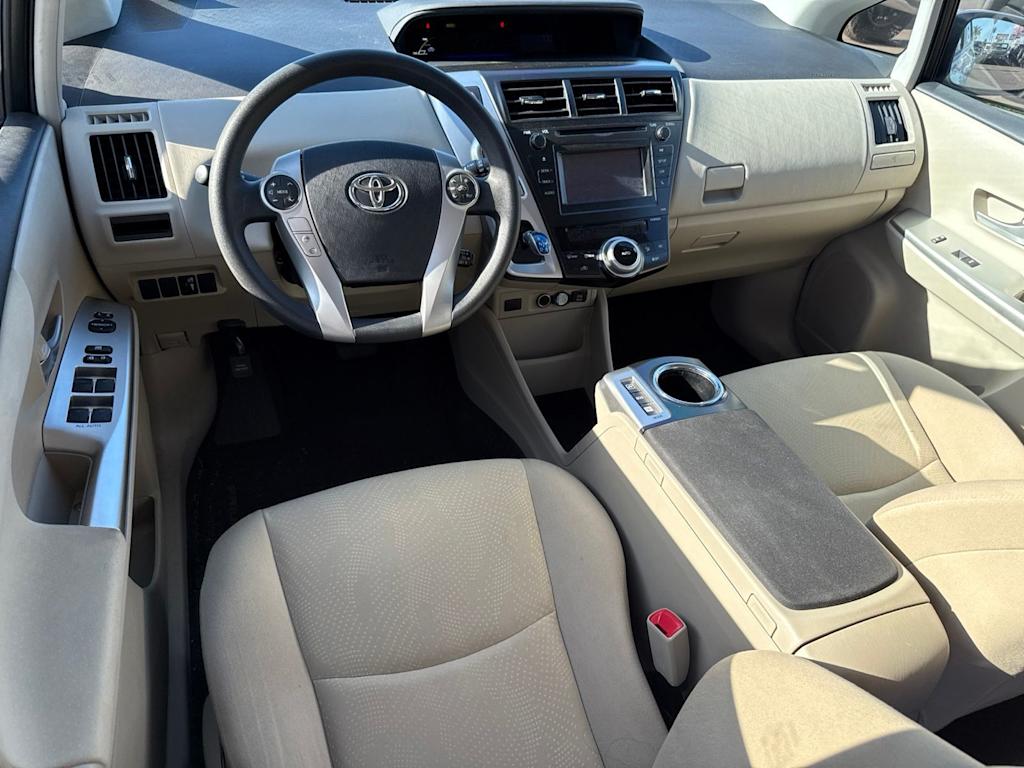 Thumbnail: 2013 Toyota Prius v - 2