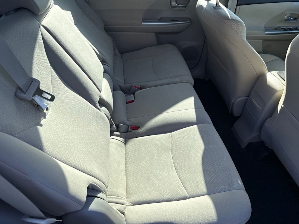 Thumbnail: 2013 Toyota Prius v - 8