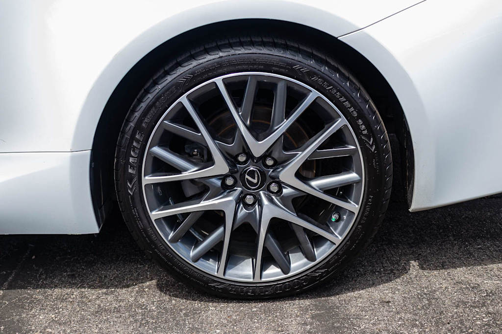 Thumbnail: 2016 Lexus RC - 21