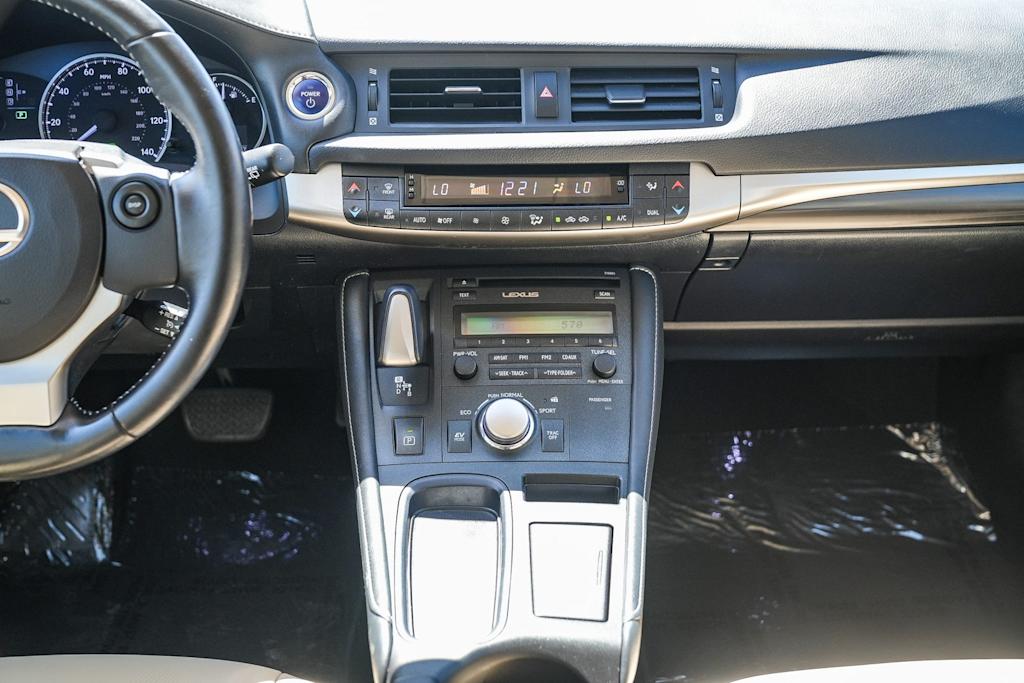 Thumbnail: 2016 Lexus CT - 8
