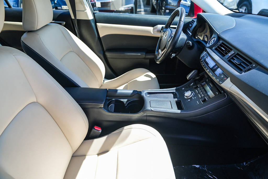 Thumbnail: 2016 Lexus CT - 9