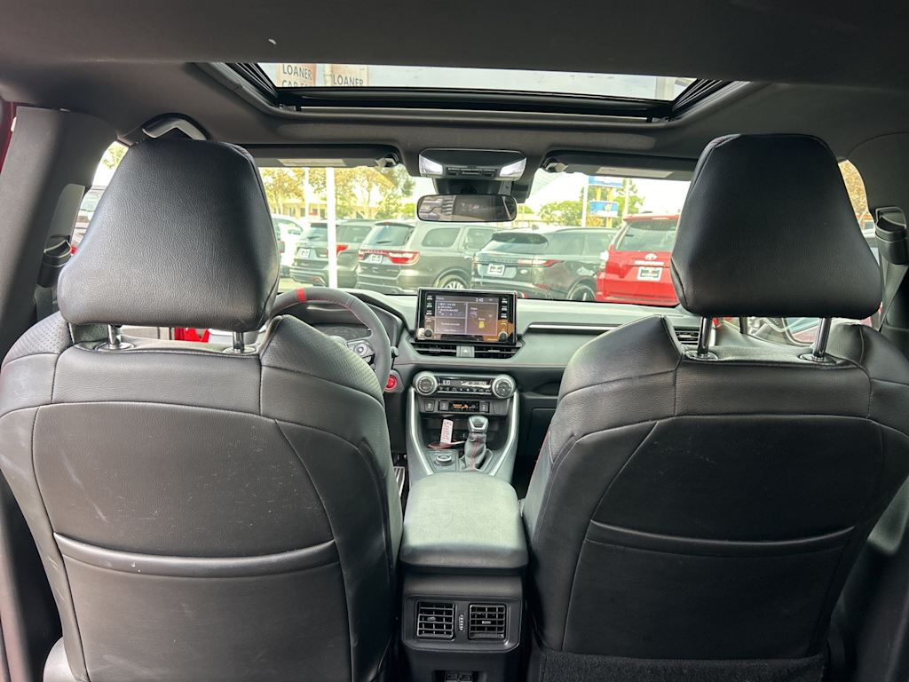 Thumbnail: 2021 Toyota RAV4 - 17