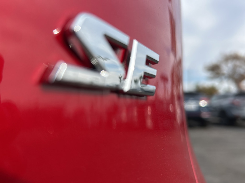 Thumbnail: 2021 Toyota RAV4 - 32