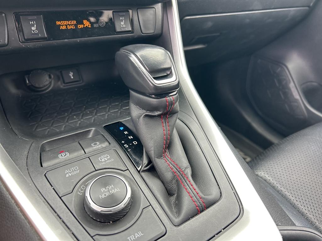 Thumbnail: 2021 Toyota RAV4 - 14