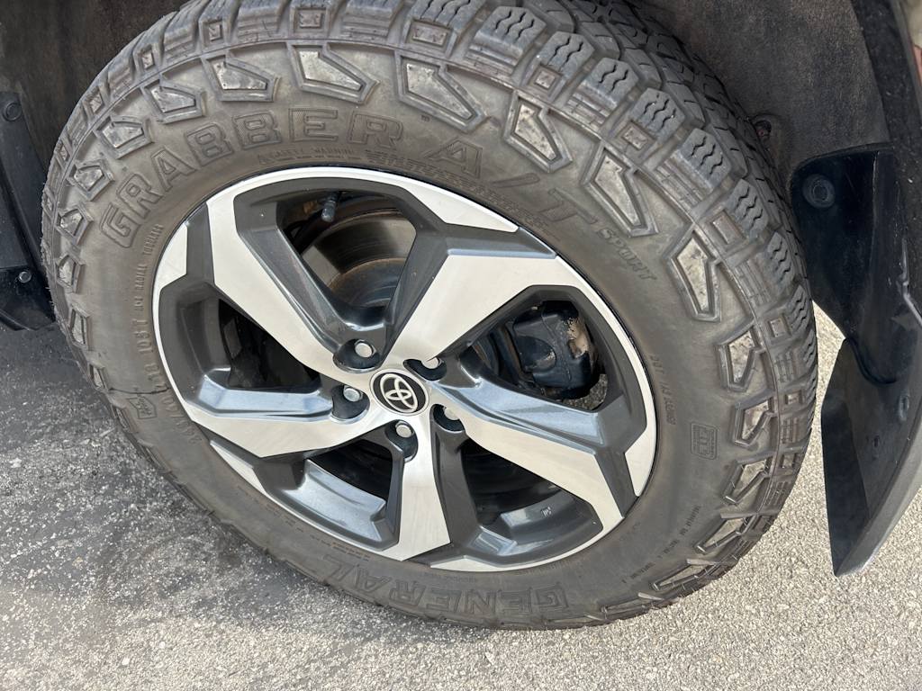 Thumbnail: 2021 Toyota RAV4 - 29