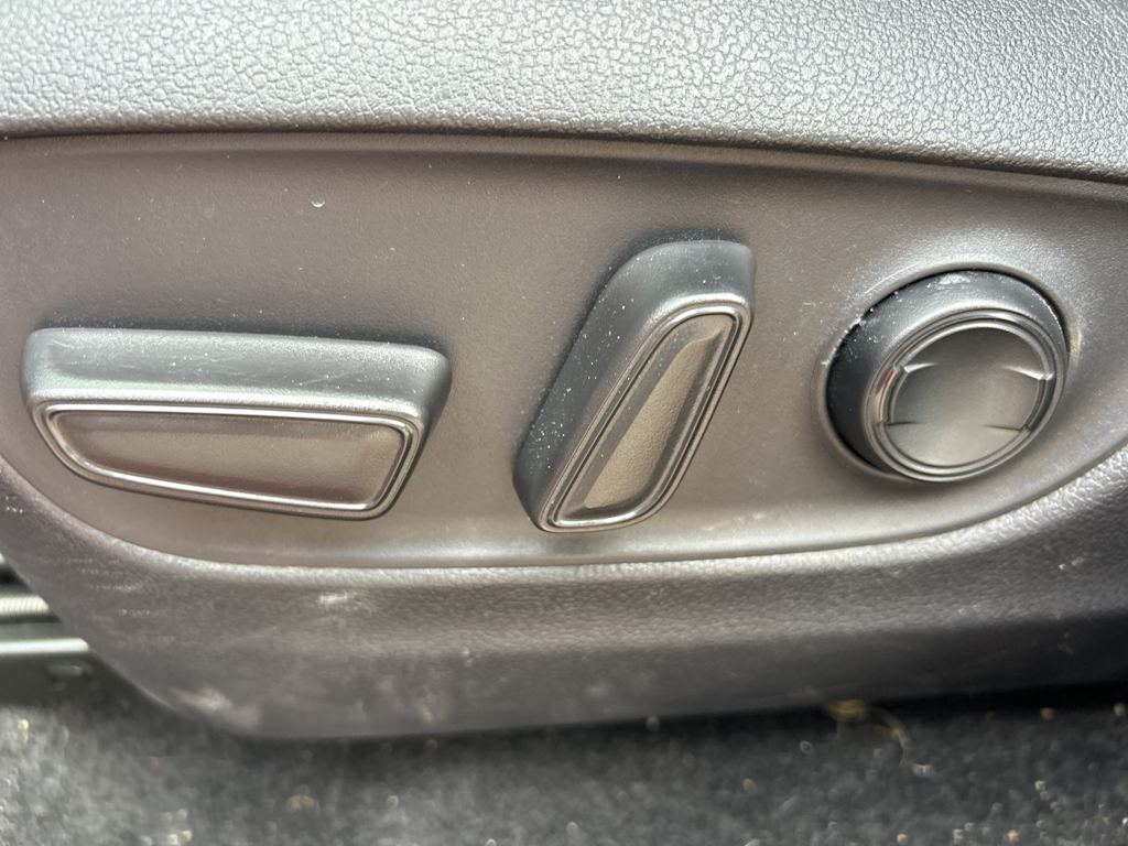 Thumbnail: 2021 Toyota RAV4 - 42