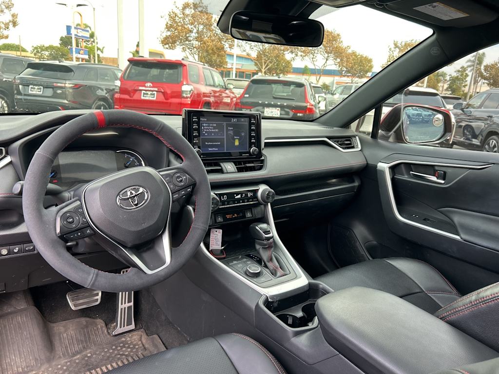 Thumbnail: 2021 Toyota RAV4 - 8