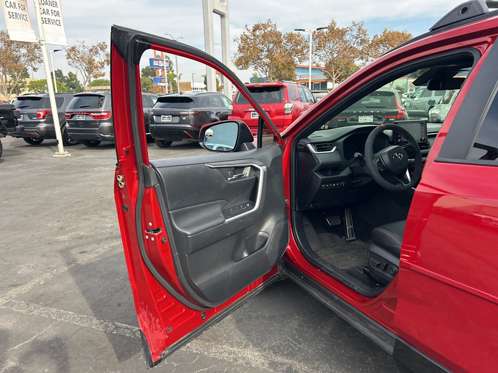 Thumbnail: 2021 Toyota RAV4 - 34