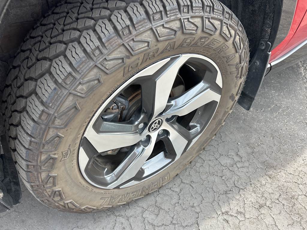 Thumbnail: 2021 Toyota RAV4 - 7