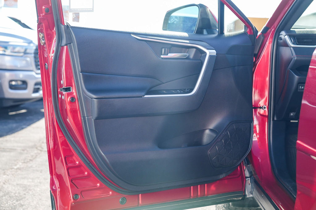 Thumbnail: 2021 Toyota RAV4 - 22