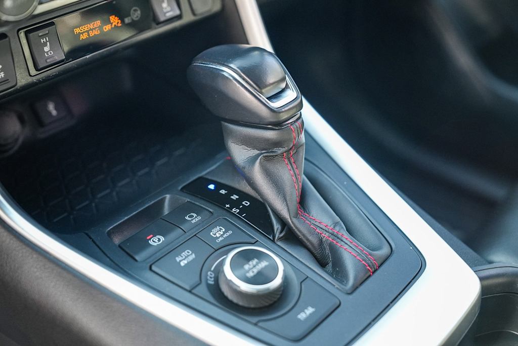 Thumbnail: 2021 Toyota RAV4 - 14