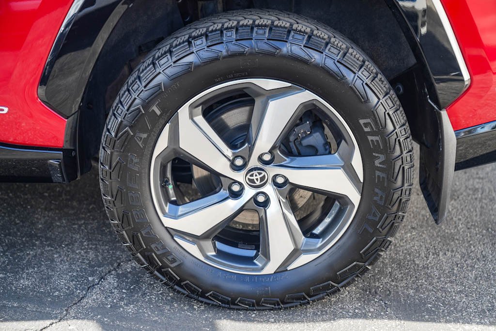 Thumbnail: 2021 Toyota RAV4 - 21