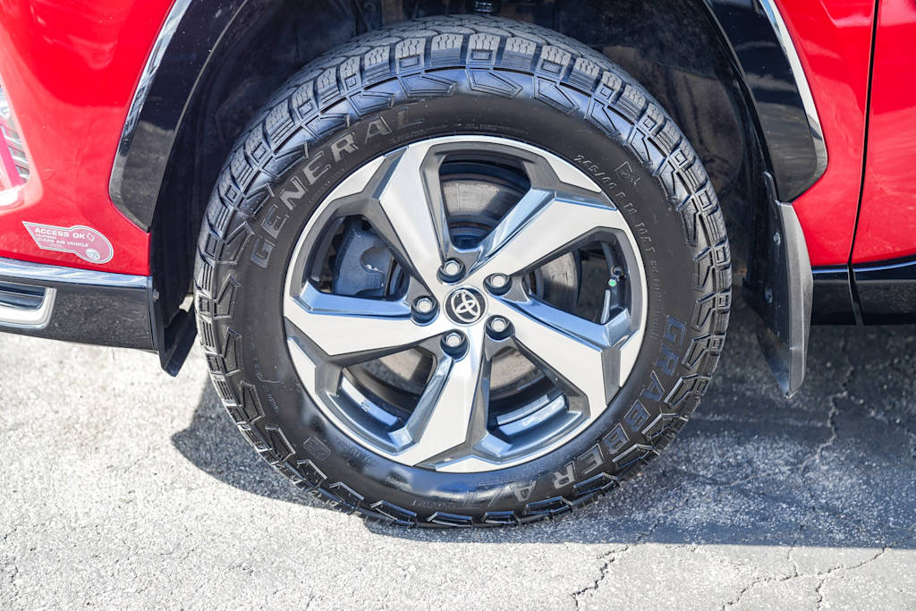 Thumbnail: 2021 Toyota RAV4 - 6