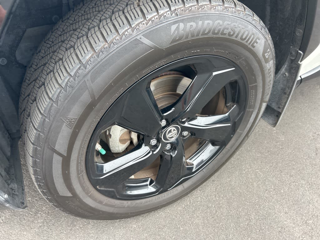2019 Toyota RAV4 XSE 8