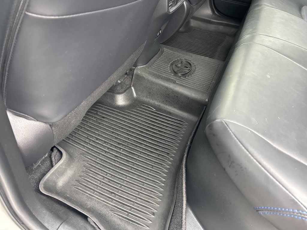 2019 Toyota RAV4 XSE 11