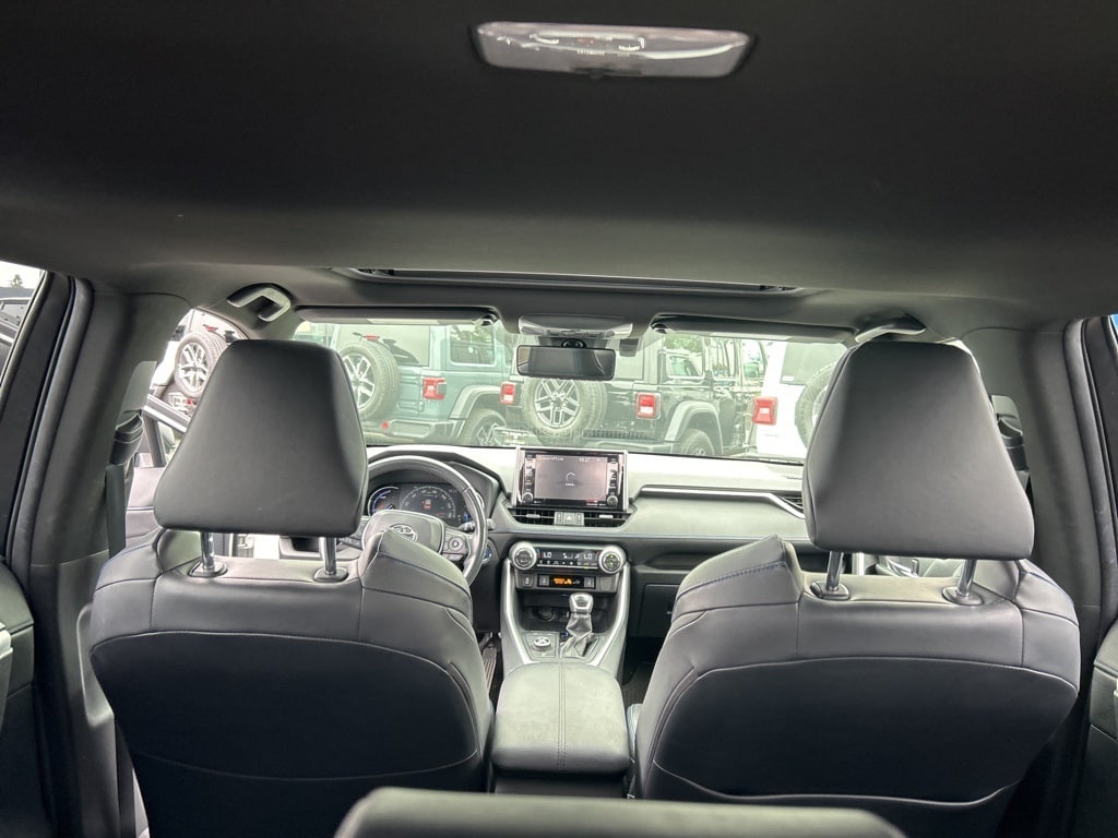 2019 Toyota RAV4 XSE 14