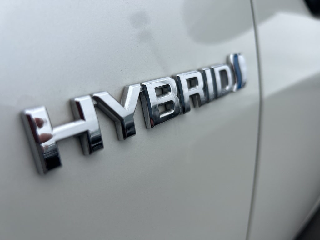 2019 Toyota RAV4 XSE 23