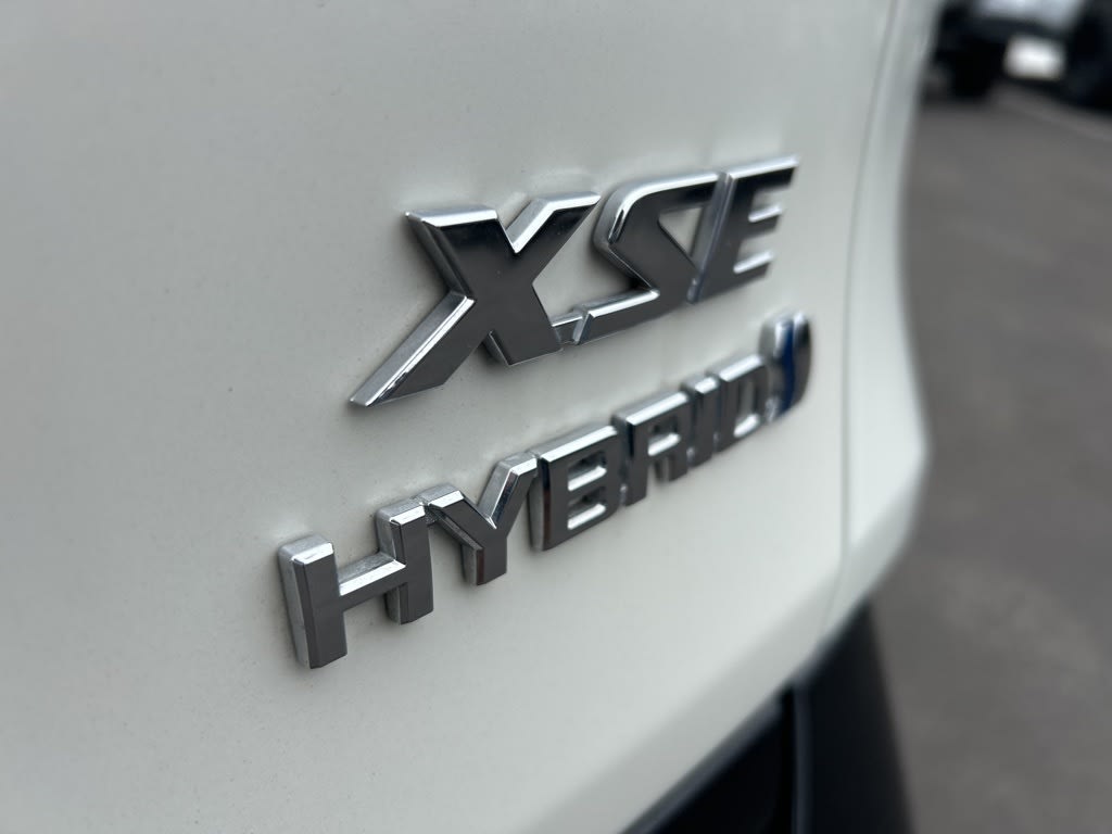 2019 Toyota RAV4 XSE 28