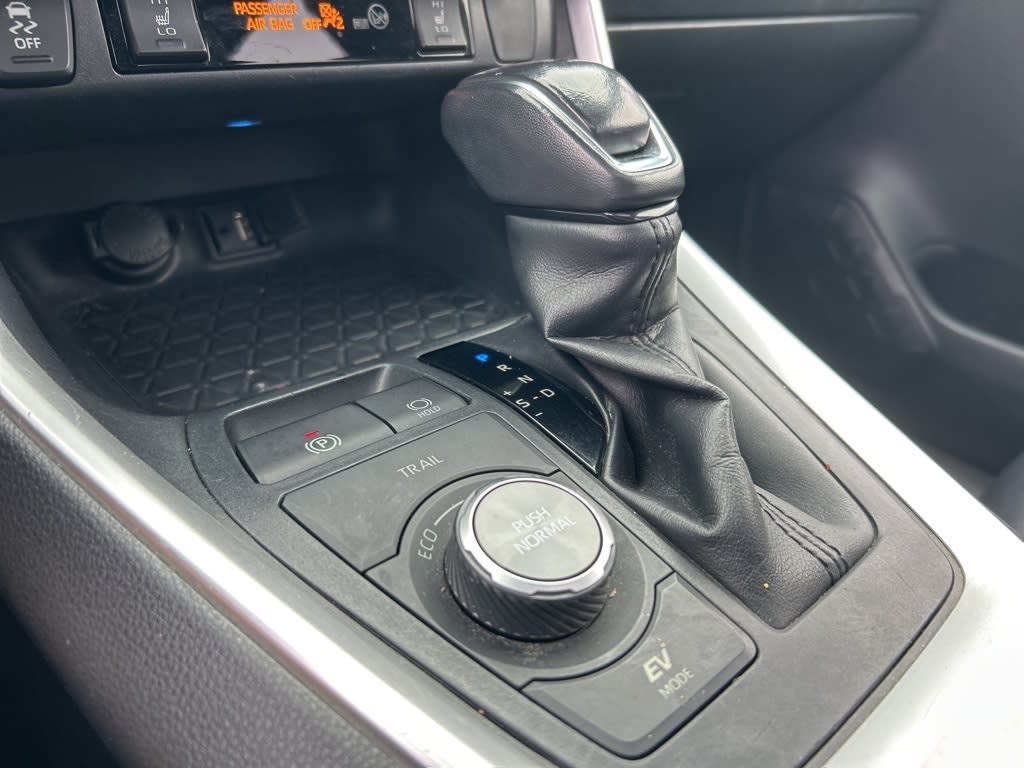 2019 Toyota RAV4 XSE 39