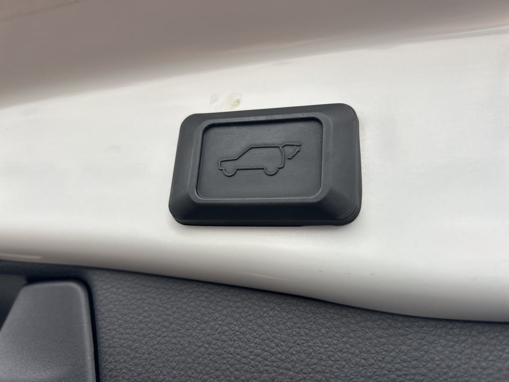 2019 Toyota RAV4 XSE 33