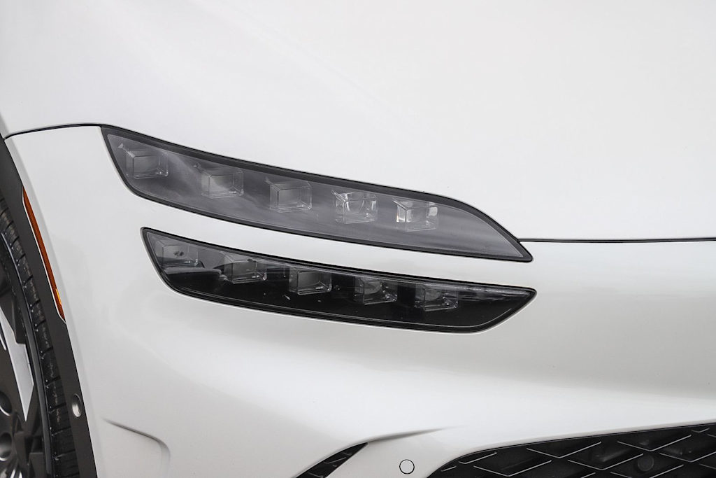 Thumbnail: 2023 Genesis GV60 - 16