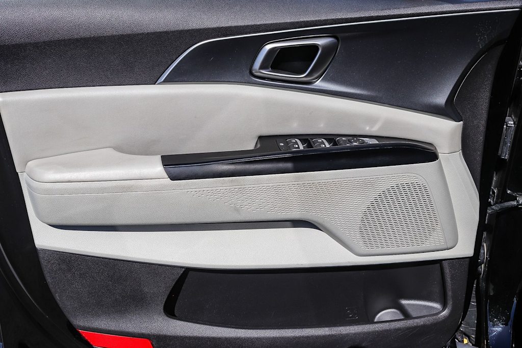 Thumbnail: 2024 Kia Carnival - 24