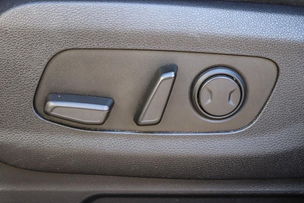 Thumbnail: 2024 Kia Carnival - 26