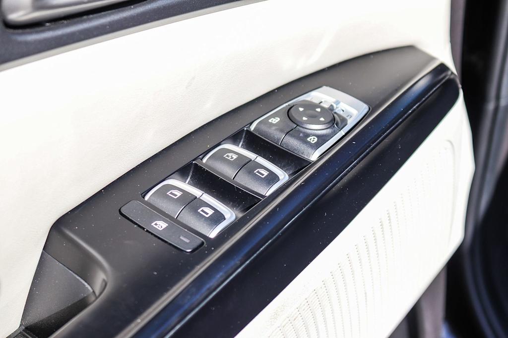 Thumbnail: 2024 Kia Carnival - 25