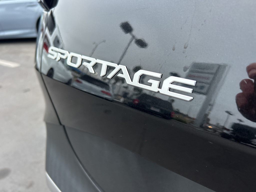 Thumbnail: 2023 Kia Sportage - 6