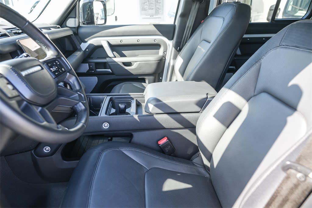 2024 Land Rover Defender 130 7