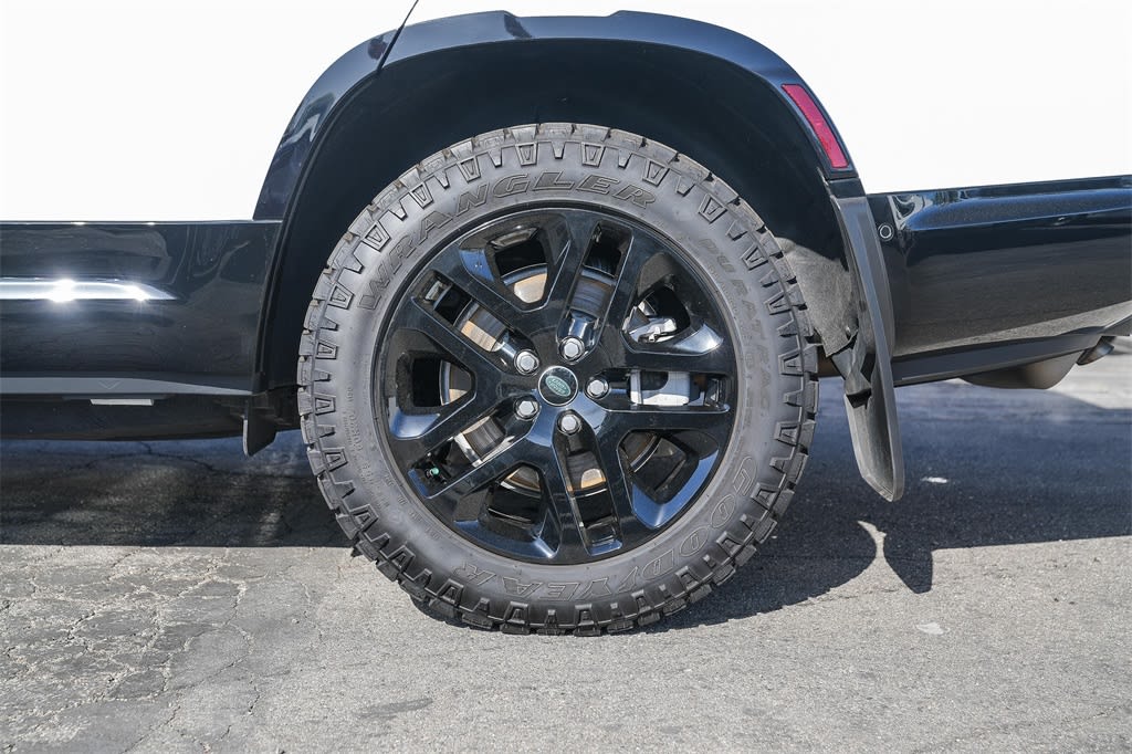 2024 Land Rover Defender 130 16