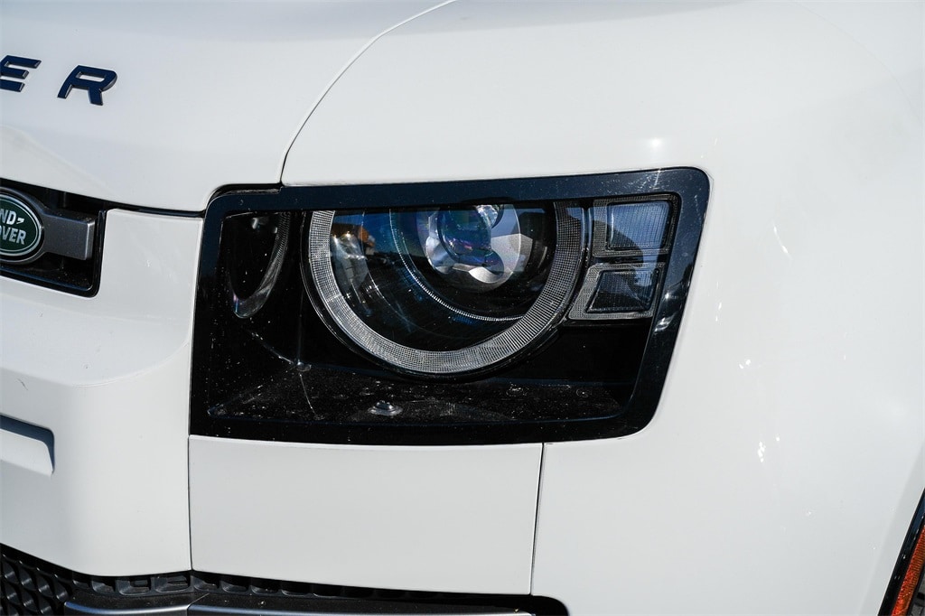 2024 Land Rover Defender 130 15