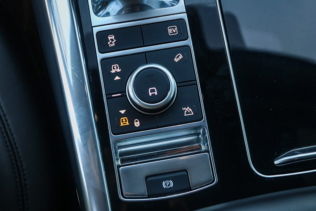 Thumbnail: 2020 Land Rover Range Rover Sport - 24