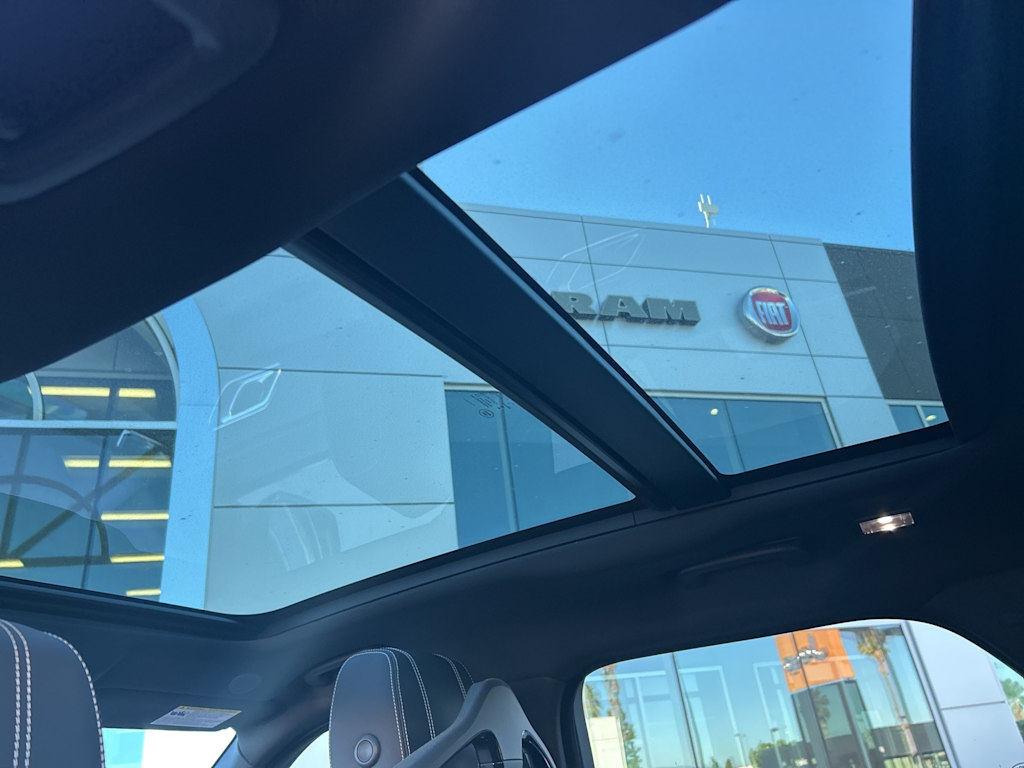 Thumbnail: 2022 Land Rover Range Rover Velar - 35