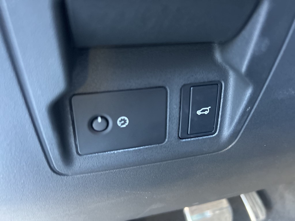 Thumbnail: 2022 Land Rover Range Rover Velar - 38