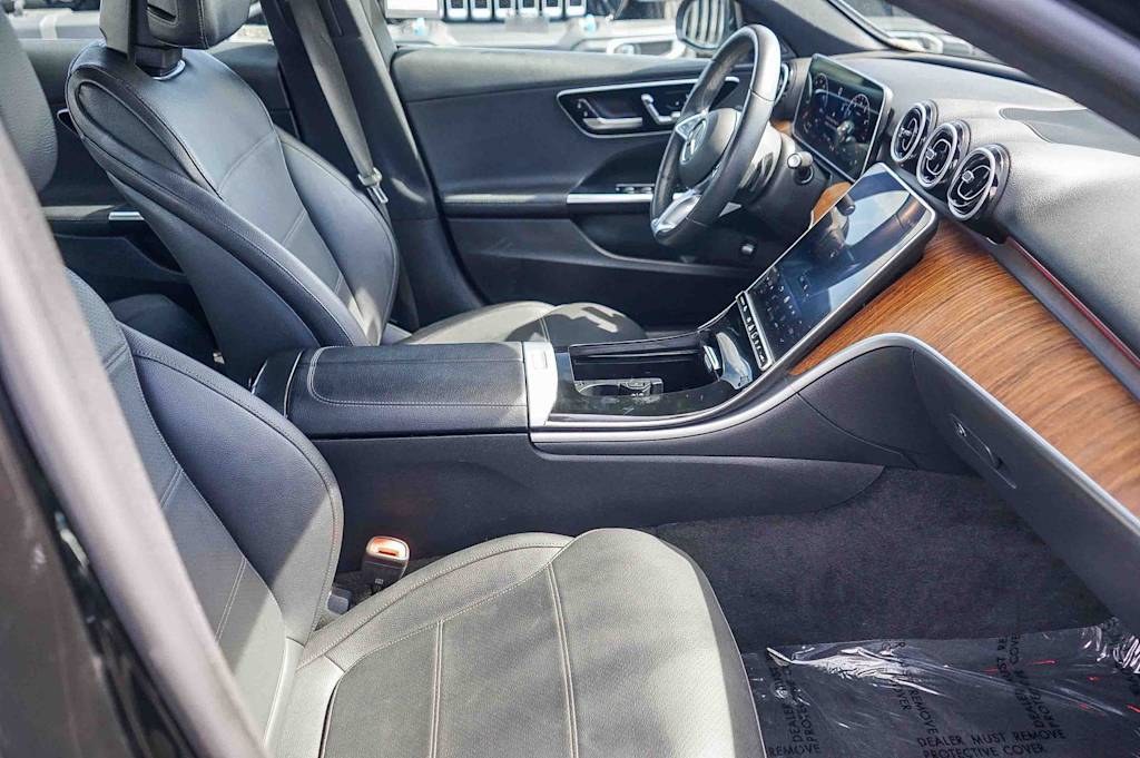 Thumbnail: 2025 Mercedes-Benz C-Class - 9