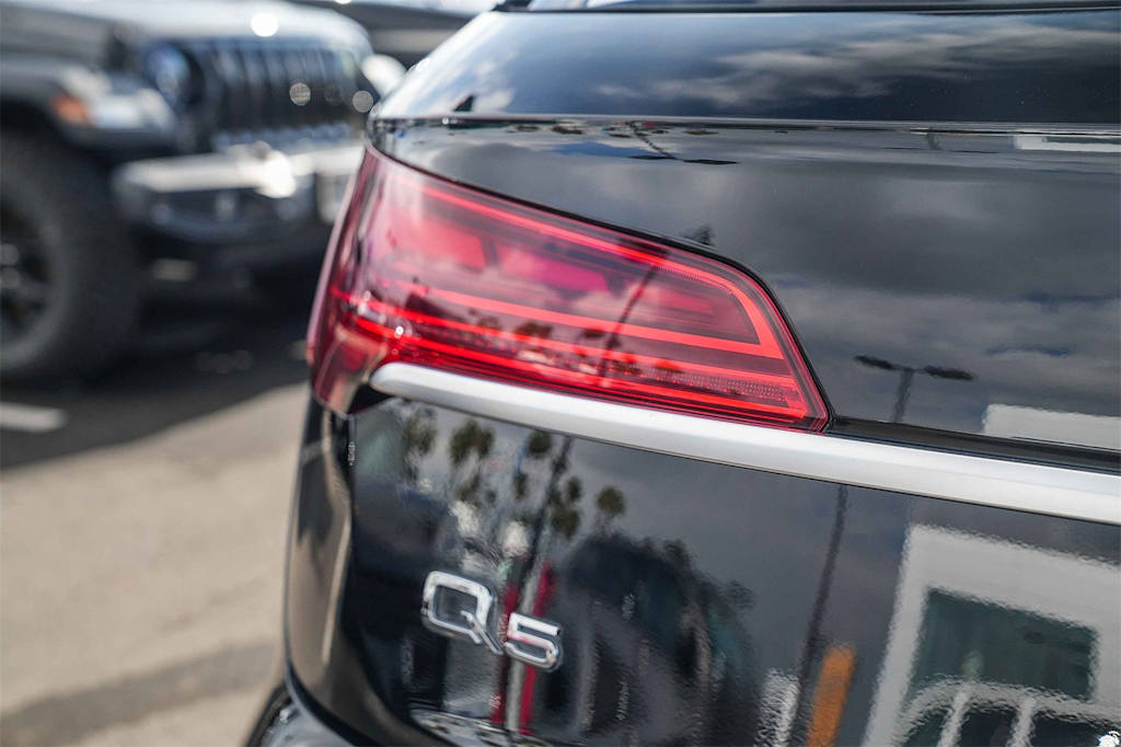 Thumbnail: 2021 Audi Q5 - 16