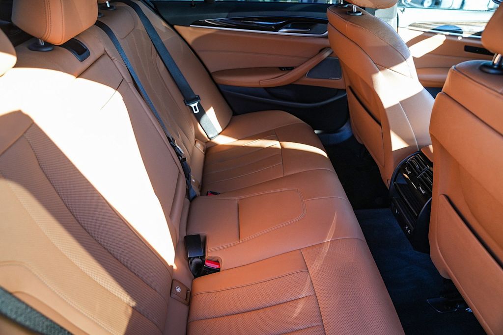 Thumbnail: 2023 BMW 5 Series - 11