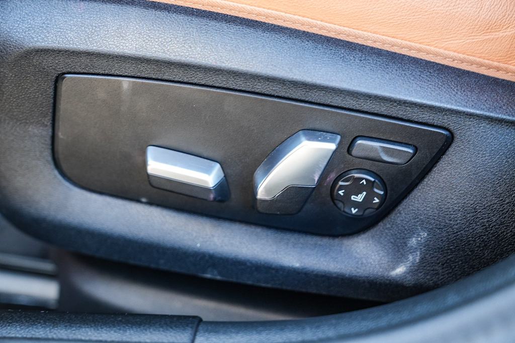 Thumbnail: 2023 BMW 5 Series - 23