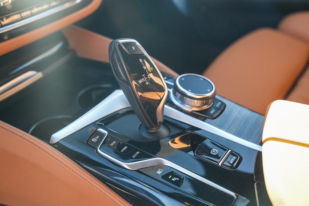 Thumbnail: 2023 BMW 5 Series - 14